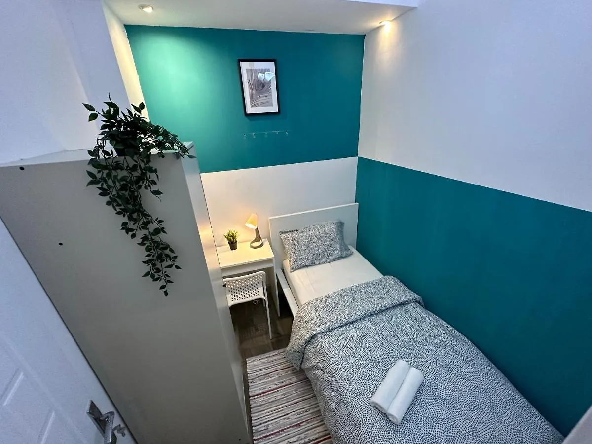 Homestay Epic Partition Room In Barsha Near Metro Dubai United Arab Emirates
